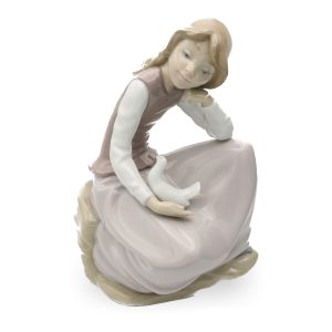 Lladro Figurine, Vintage NAO Porcelain Happy Girl Kneeling, With White Dove In Hand, 1981, Retired