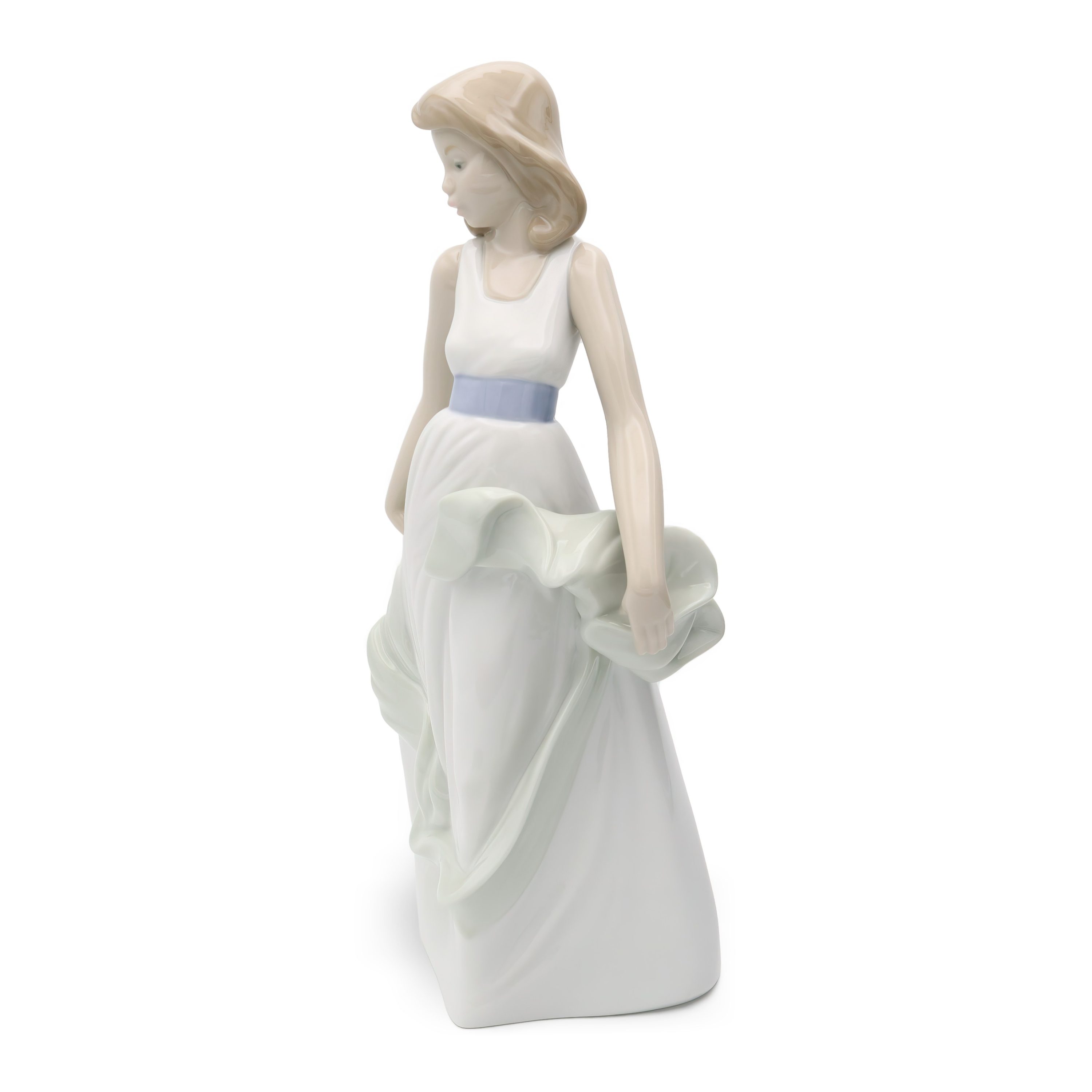 LLadro Figurine, NAO Walking On Air, Hand Made Hand-Painted Porcelain Figure, Ballerina In White Dress, Retired