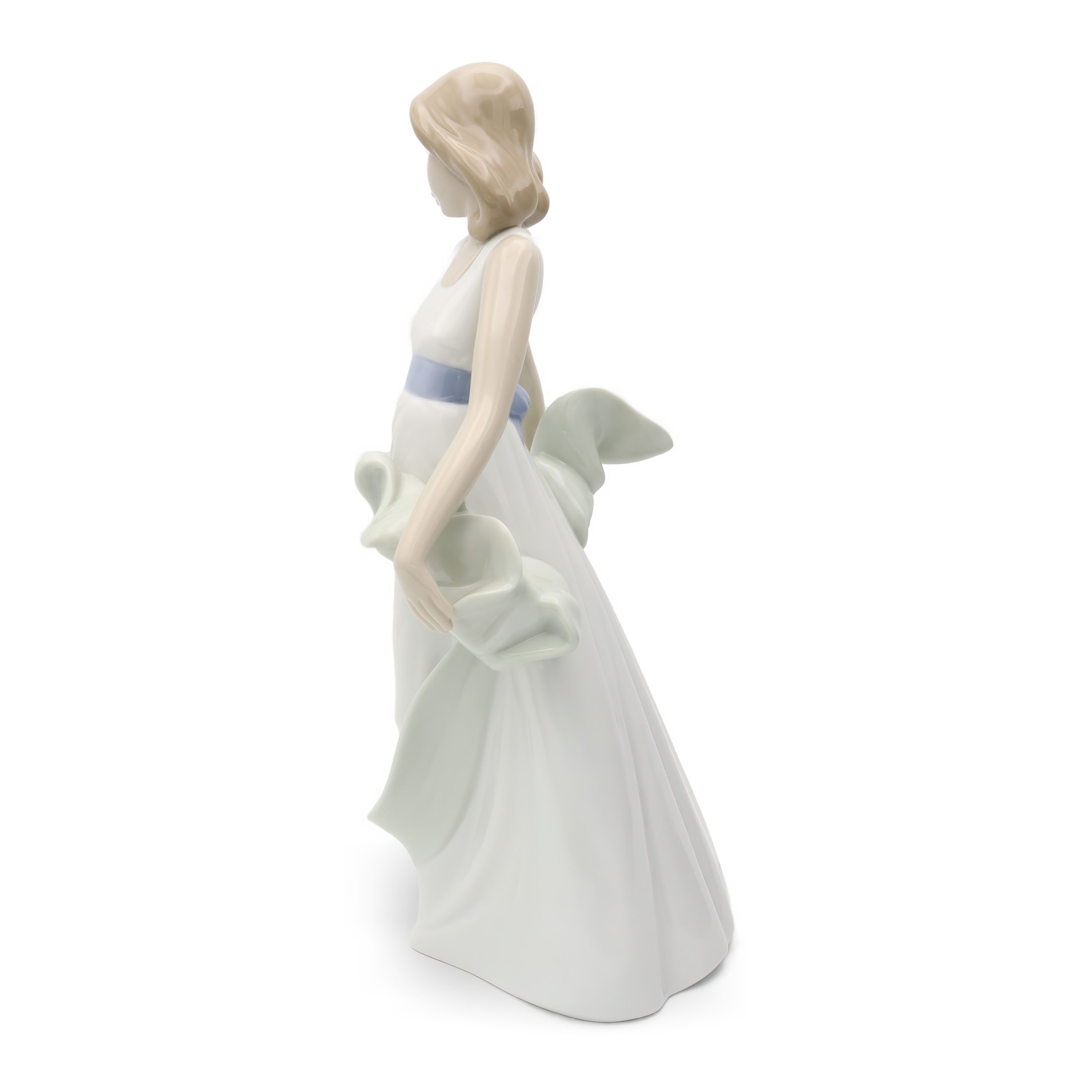 LLadro Figurine, NAO Walking On Air, Hand Made Hand-Painted Porcelain Figure, Ballerina In White Dress, Retired