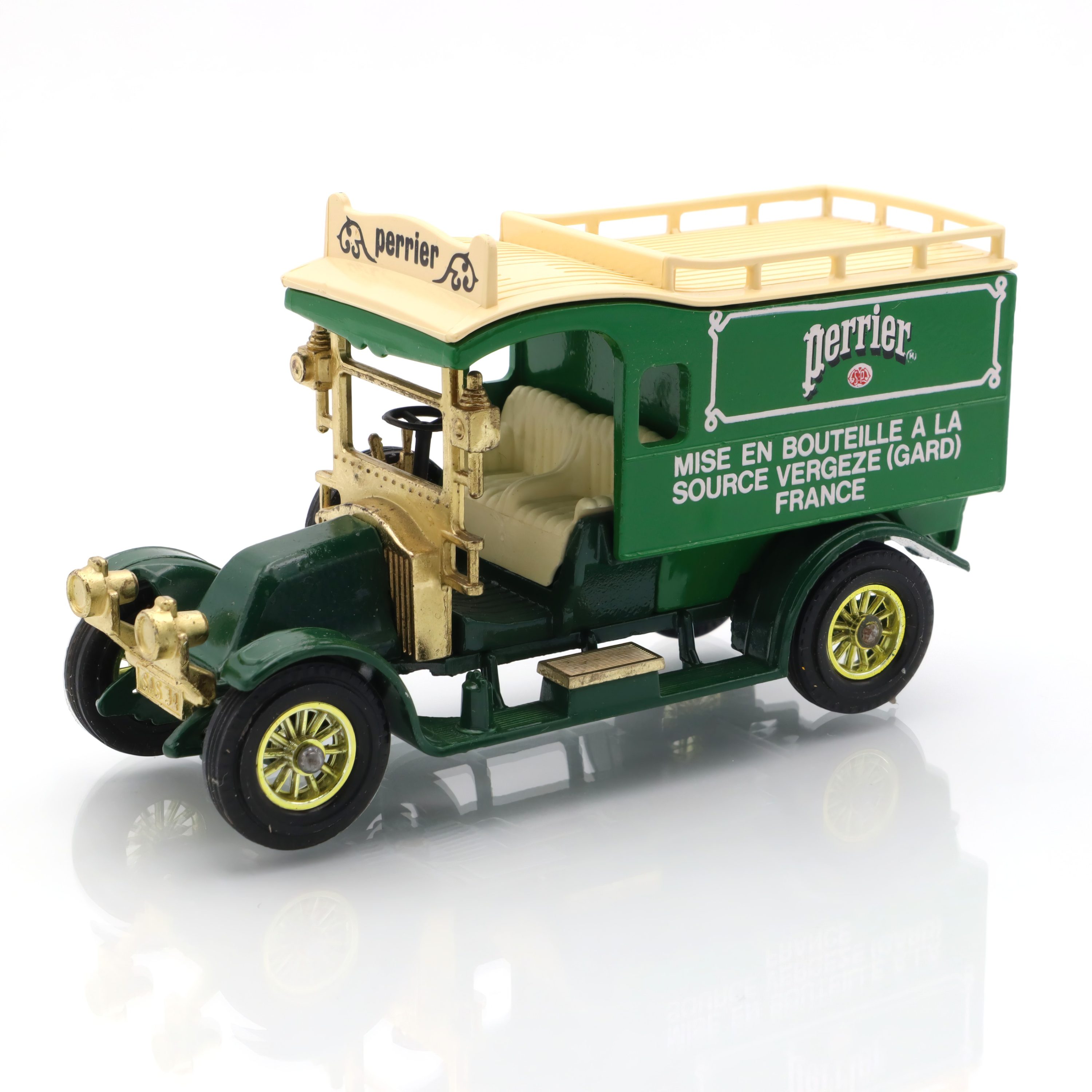 Y-25 1910 Renault Type AG - Vintage Diecast Collectible - Classic French Taxi Model - Detailed Miniature Replica - Antique Car Enthusiast Gift - Rare Matchbox Edition