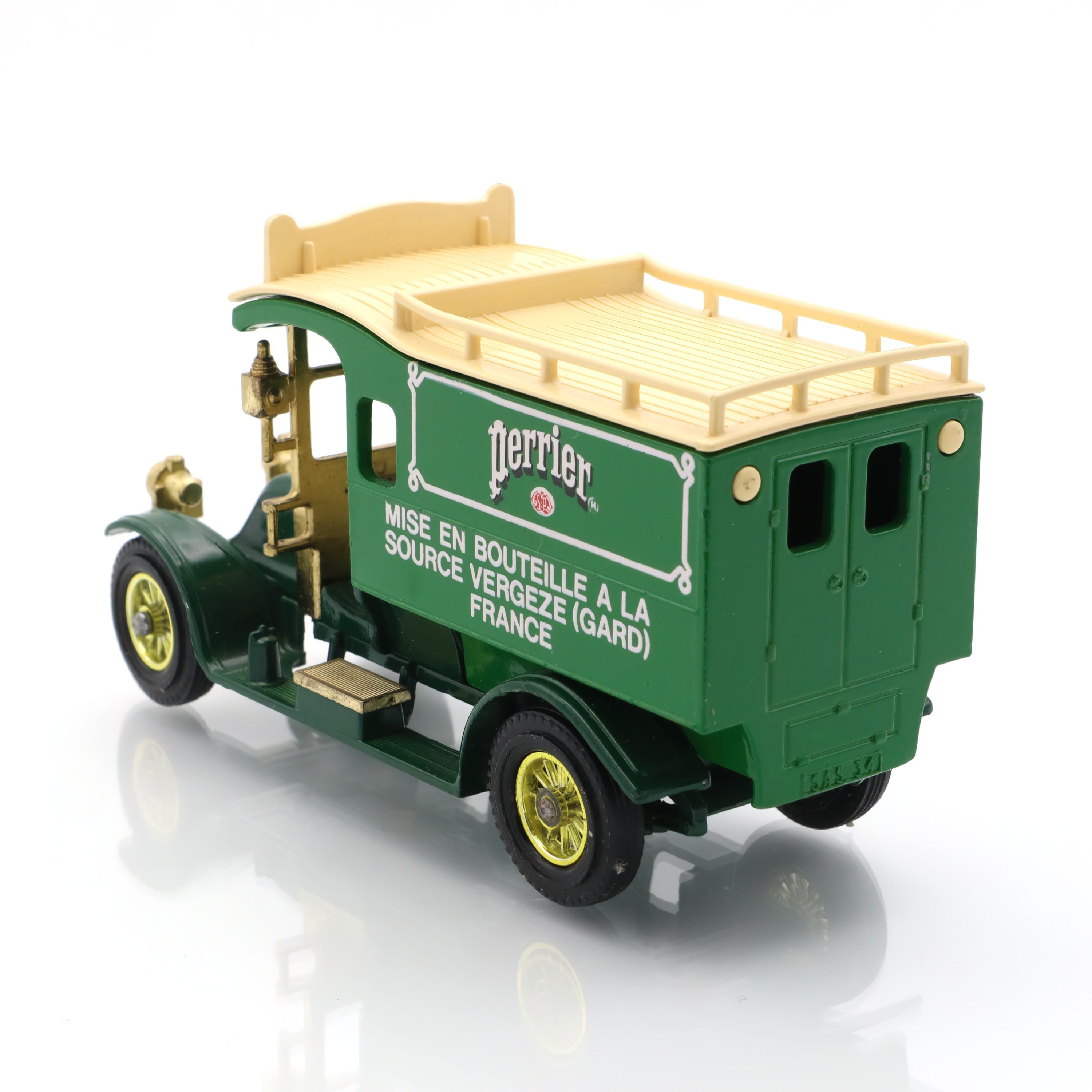 Y-25 1910 Renault Type AG - Vintage Diecast Collectible - Classic French Taxi Model - Detailed Miniature Replica - Antique Car Enthusiast Gift - Rare Matchbox Edition