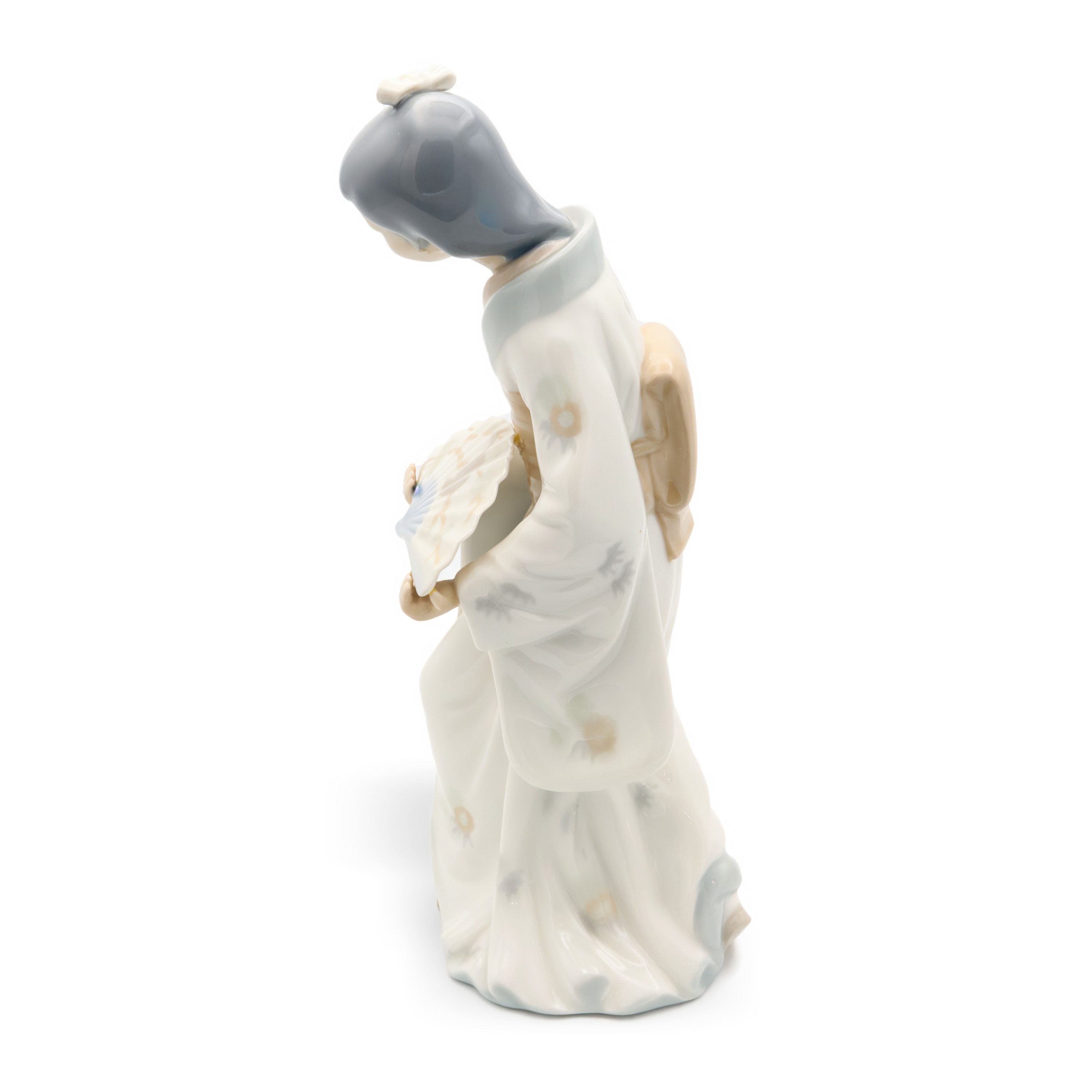 Lladro NAO Geisha Doll Handmade Porcelain Figurine, Vintage Collectible Sculpture, Oriental Decor, Japanese Figurine, Elegant Home Accent, Rare Gift Idea