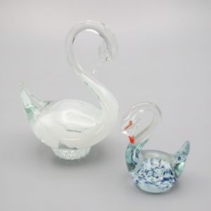 Pair Of Murano Glass Swans - Vintage Italian Art Glass - Hand Blown Glass Swans - Mid Century Modern Decor - Collectible Murano Figurines - Retro Home Decor - Elegant Glass Sculpture - Venetian Glass Art