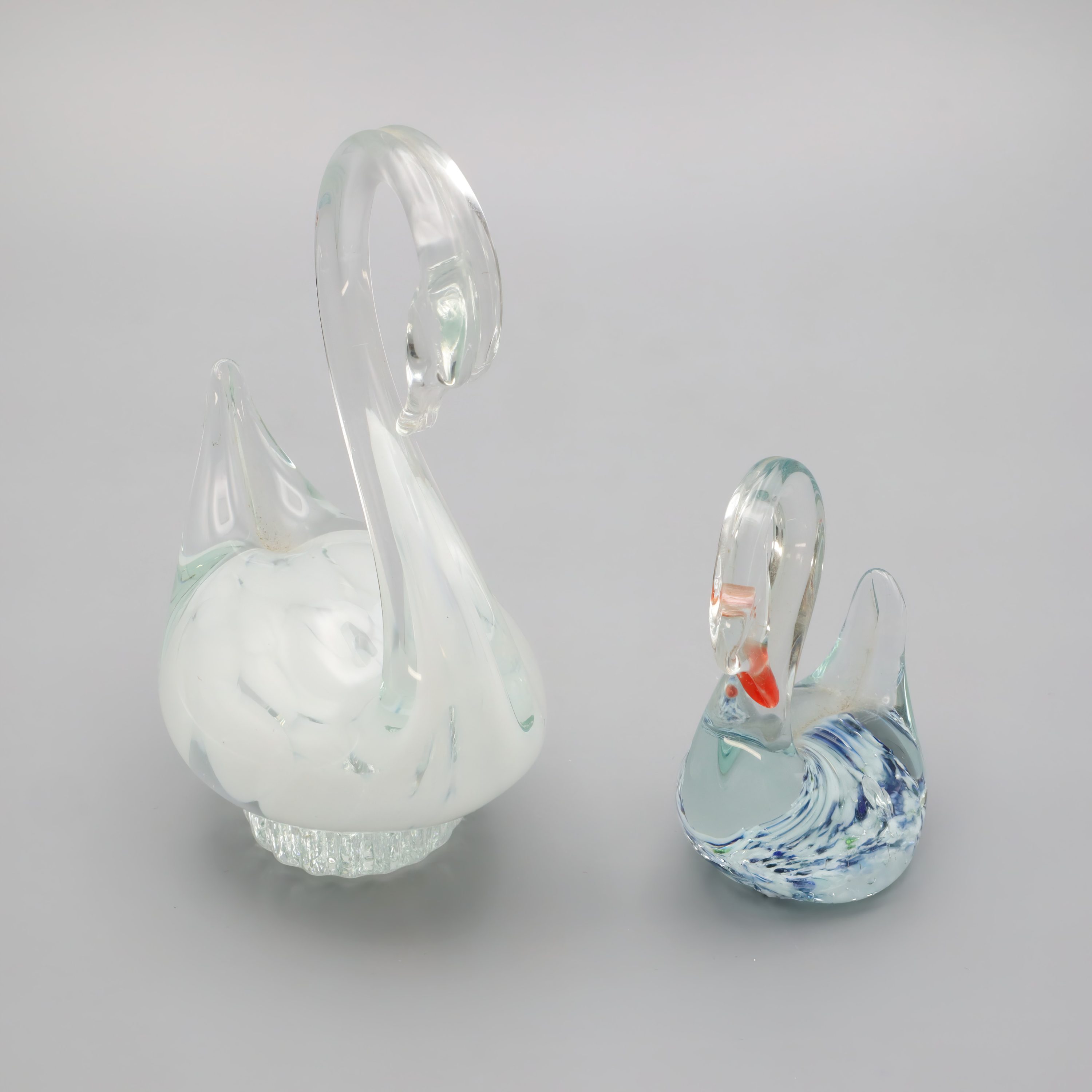 Pair Of Murano Glass Swans - Vintage Italian Art Glass - Hand Blown Glass Swans - Mid Century Modern Decor - Collectible Murano Figurines - Retro Home Decor - Elegant Glass Sculpture - Venetian Glass Art