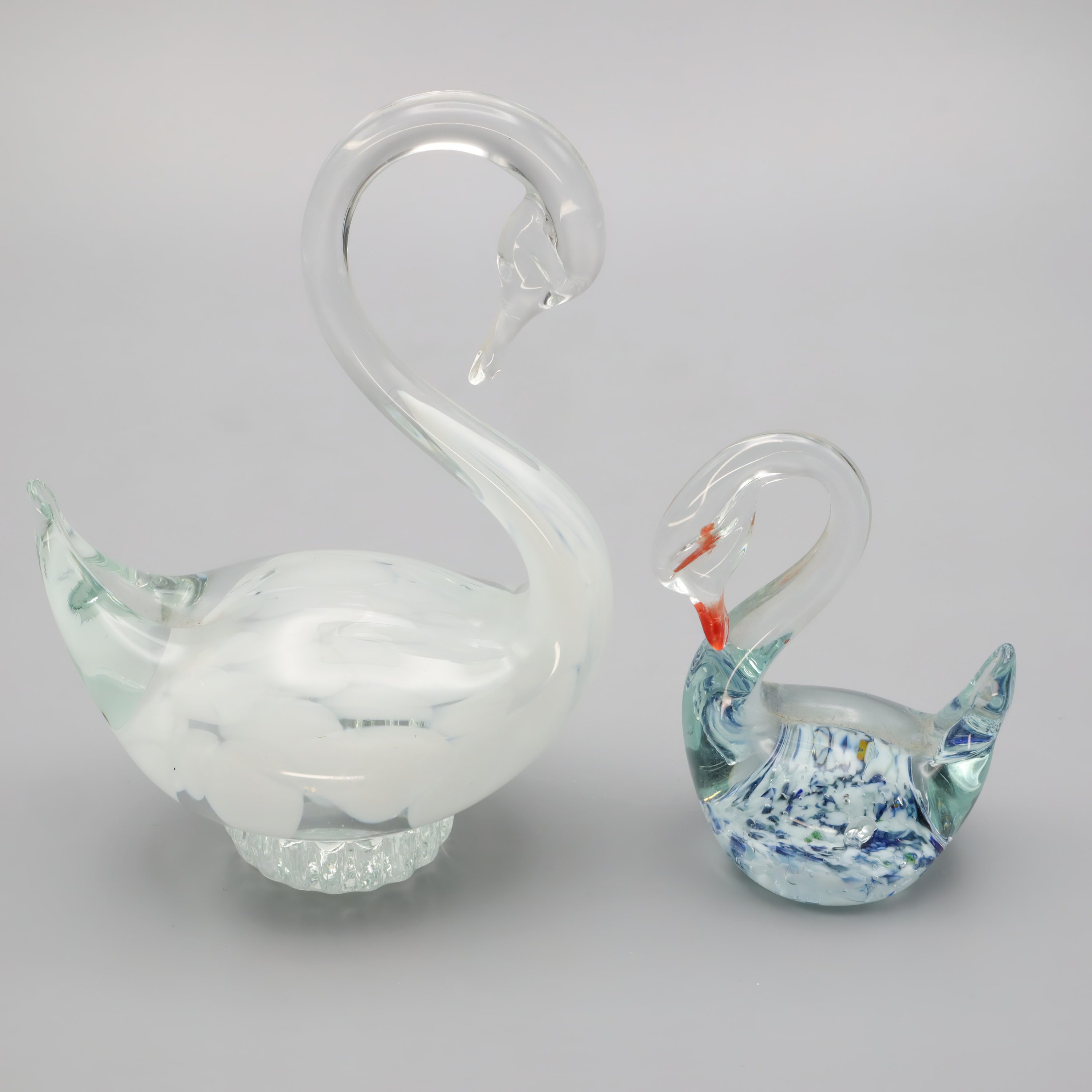Pair Of Murano Glass Swans - Vintage Italian Art Glass - Hand Blown Glass Swans - Mid Century Modern Decor - Collectible Murano Figurines - Retro Home Decor - Elegant Glass Sculpture - Venetian Glass Art