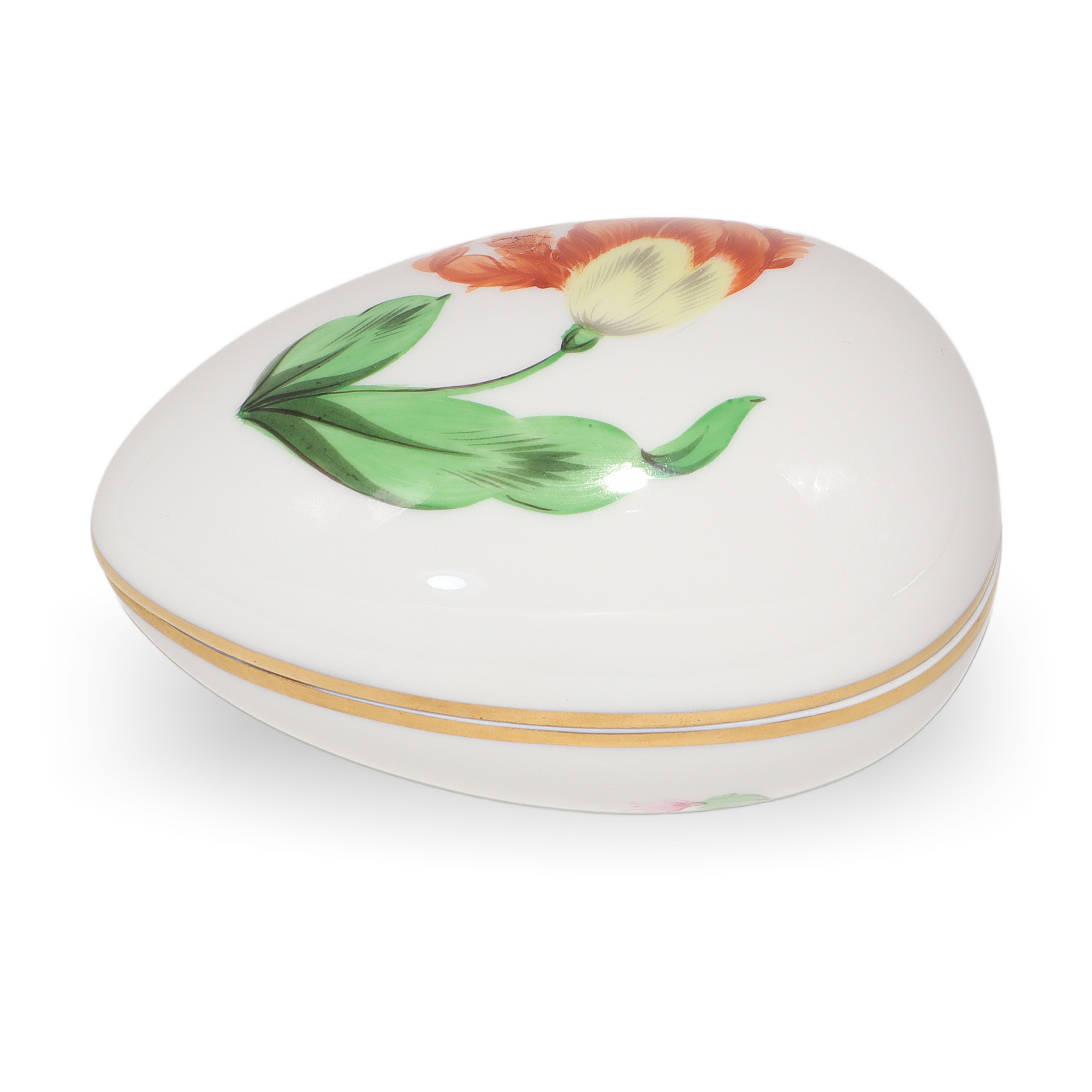 Herend Trinket Box Hand Painted Red Poppy Kitty Floral Pattern Gold Rim Detailed View Herend trinket box red poppy kitty floral pattern gold rim close up hand painted porcelain collectible